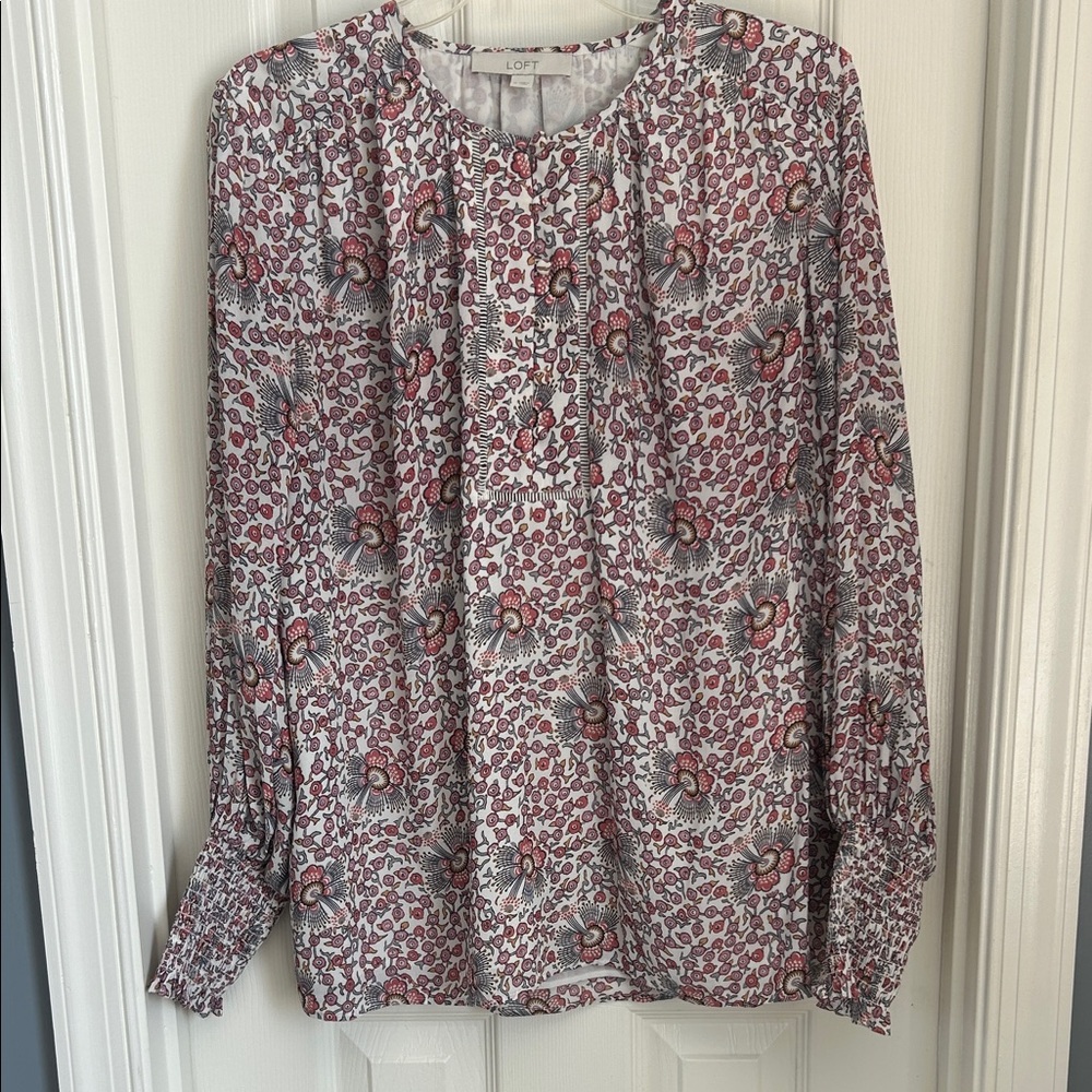 ⚜️ LOFT Red and White Floral Blouse
